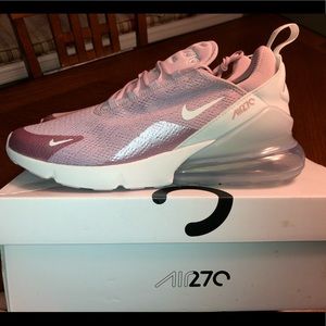 Nike Air Max 270  **NEW IN BOX**